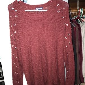 maroon sweater